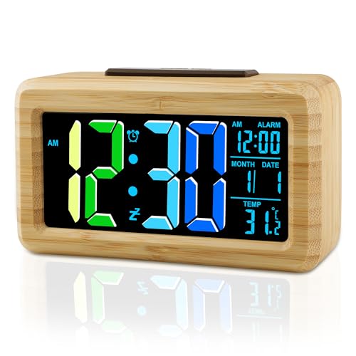 Ayybboo Wecker Digital Holz,Großes LCD-Display mit Bunten Ziffern, Helligkeitssensor,Schlummerfunktion,Batteriebetrieben & Kabelaufladbar,Geeignet für Schlafzimmer Büro (Inklusive 1,5M Kabel) von Ayybboo