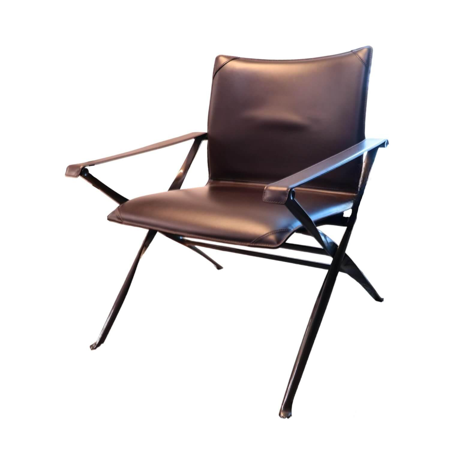 Sessel Beverly Kernleder Dunkelbraun Gestell Schwarz Verchromt Sessel Beverly Kernleder Dunkelbraun Gestell Schwarz Verchromt von B&B Italia