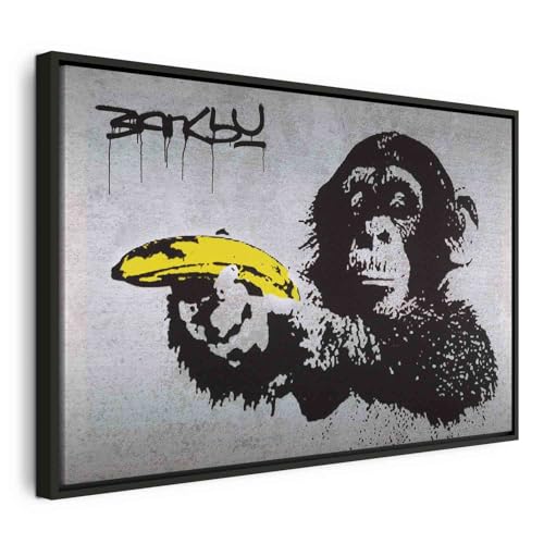 B&D XXL Bilder mit Rahmen 120x80 cm Wandbilder groß Leinwandbild XXL schwarzer Holzrahmen modern Wanddekoration Kunstdruck Wanddeko Wohnzimmer Banksy Monkey with Banana Gun Affe mit bananen Pistole von B&D XXL