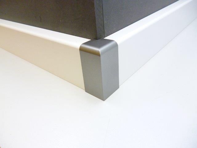 B.S. Bauprogramm Außenecke für Sockelleiste 50 x 18 mm silber von B.S. Bauprogramm