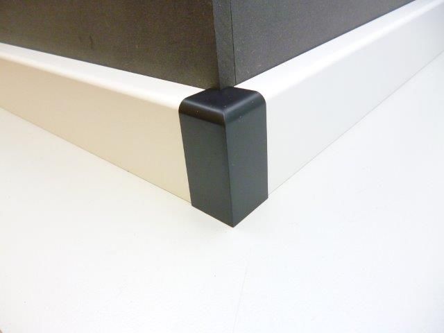 B.S. Bauprogramm Außenecke für Sockelleiste 50 x 18 mm schwarz von B.S. Bauprogramm