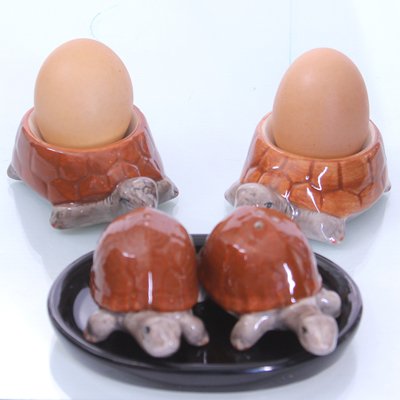 B2SEE Salz und Pfeffer-streuer Schildkröte Frühstücks Set Eierbecher Set aus Keramik 5 teilig von B2SEE