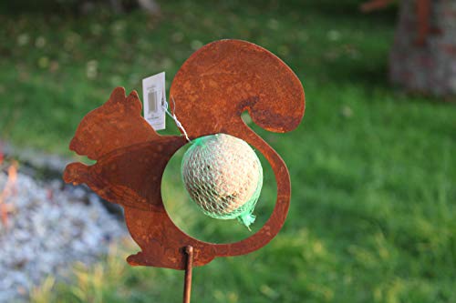 Badeko Gartenstab mit Eichhörnchen und Halter für Meisenknödel von Badeko