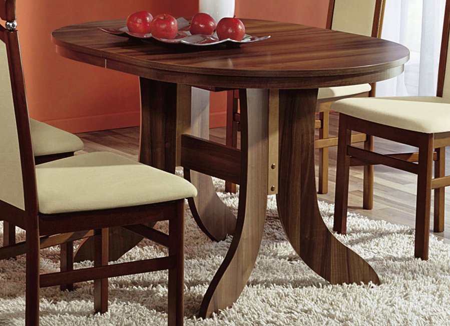 Ausziehbarer Esstisch, Ovaler Tisch, Nussbaum von BADER