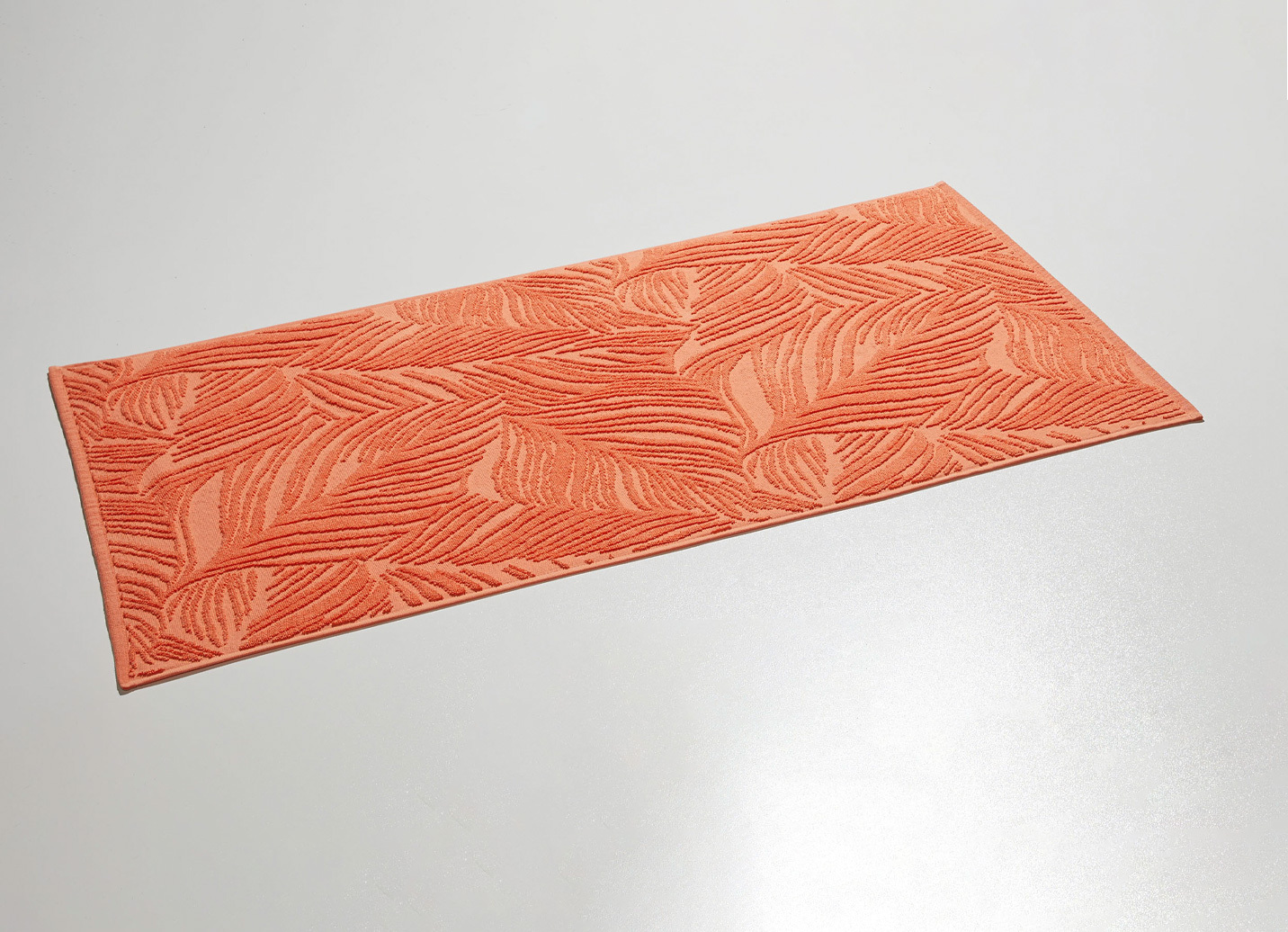 Barfußweicher Badteppich mit natürlichem Blätter-Dessin, Allover gemustert, Größe 102 (Teppich, 60/100 cm), Mandarine von BADER