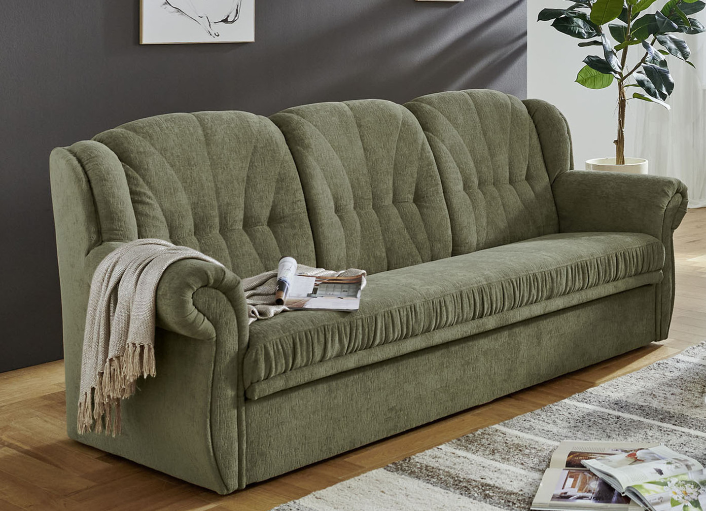 Klassische Polstermöbel mit hochwertigem Bezug, Dreisitzer, Grün Klassische Polstermöbel mit hochwertigem Bezug, Dreisitzer, Grün von BADER