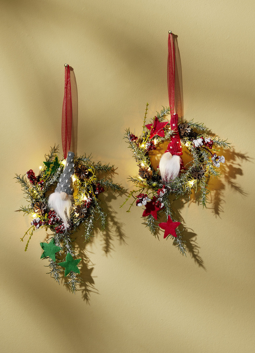 Kranz mit Weihnachtsmann und LED-Beleuchtung, 2er-Set, Bunt Kranz mit Weihnachtsmann und LED-Beleuchtung, 2er-Set, Bunt von BADER