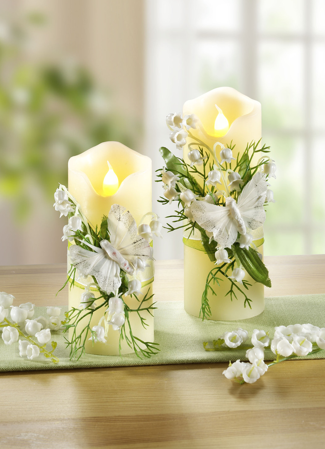 LED-Kerzen mit naturgetreuem Flackereffekt, 2er-Set, Creme-Weiss LED-Kerzen mit naturgetreuem Flackereffekt, 2er-Set, Creme-Weiss von BADER