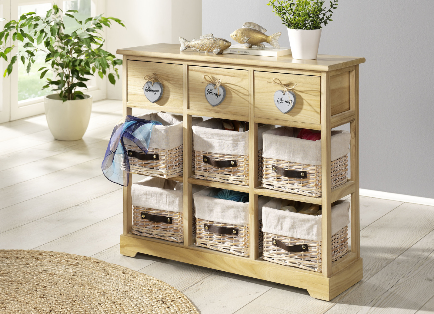 Massivholz Kommode mit Körbe aus Weide, Natur Massivholz Kommode mit Körbe aus Weide, Natur von BADER