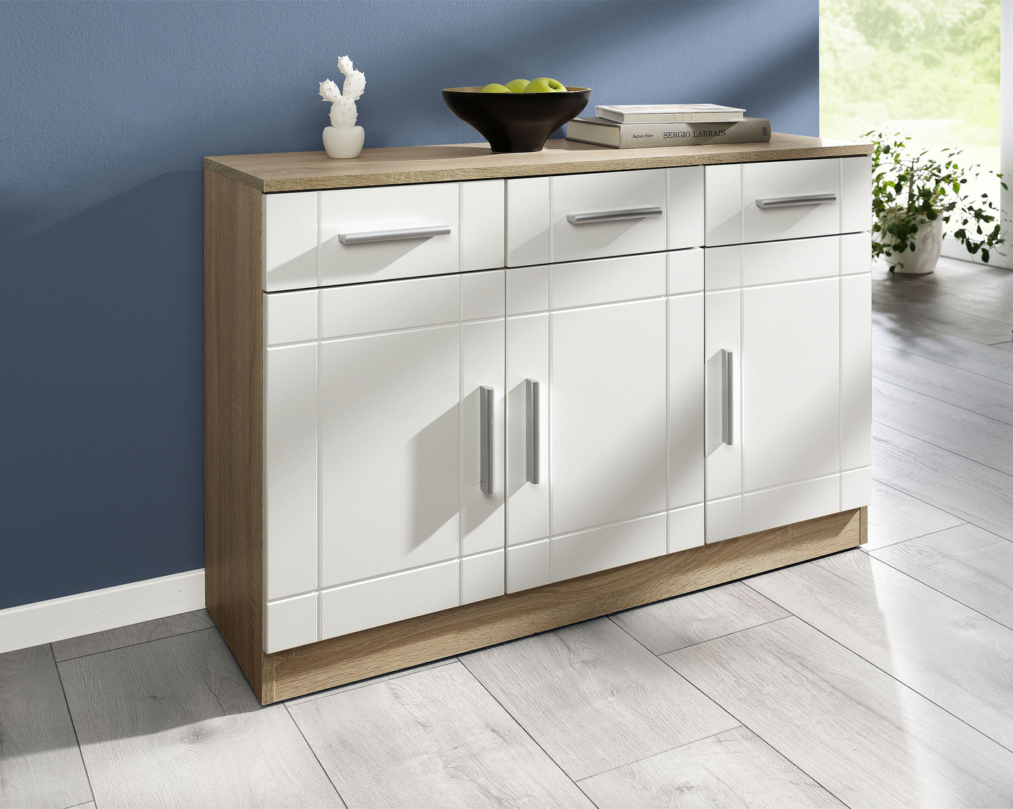 Moderne Kommode mit matten Tiefzieh-Fronten, Kommode, 3-türig, Weiss Eiche Sonoma Moderne Kommode mit matten Tiefzieh-Fronten, Kommode, 3-türig, Weiss Eiche Sonoma von BADER