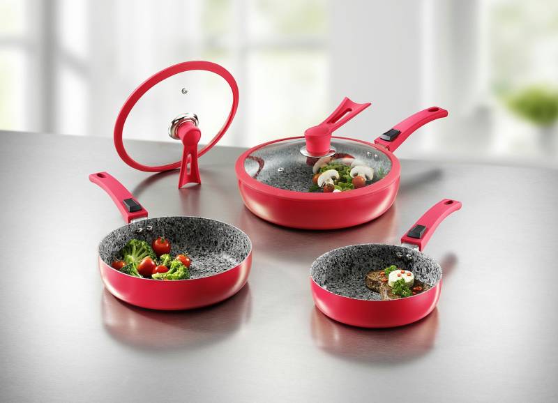 Profi-Pfannen-Set, 7-teilig, mit innovativen Standdeckeln, Rot Profi-Pfannen-Set, 7-teilig, mit innovativen Standdeckeln, Rot von BADER