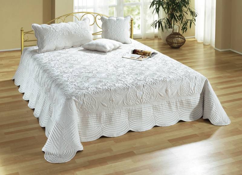 Satin Kissenbezüge und Tagesdecken mit Stickerei, Größe 914 (für Doppelbett, 280x210 cm), Creme von BADER
