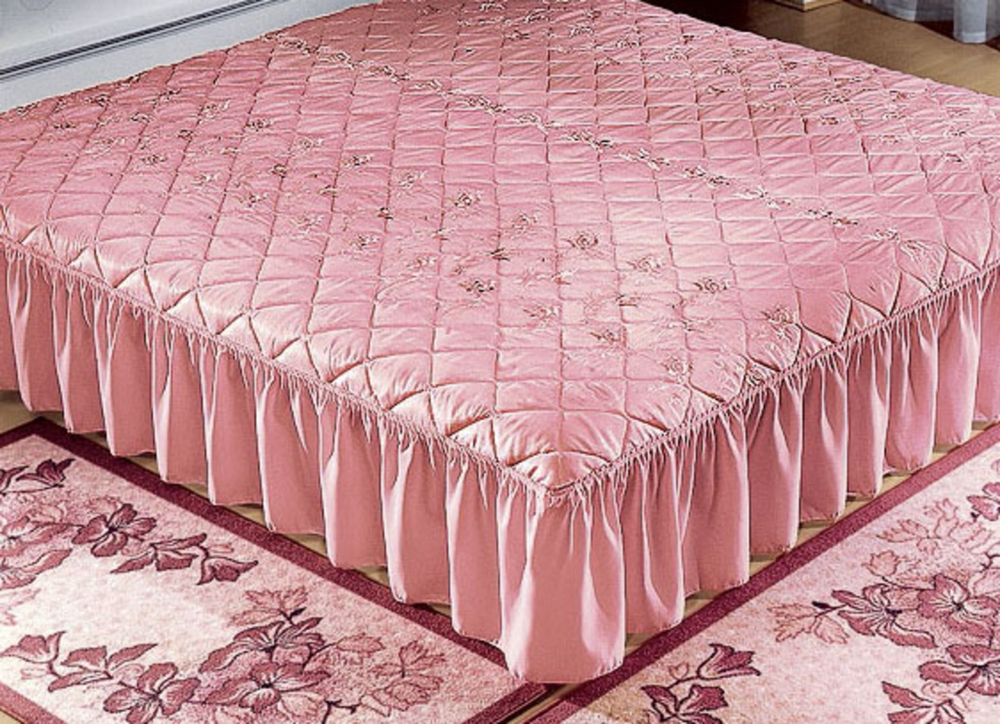 Tagesdecke mit Volantabschluss, Größe 901 (franz. Bett, 180x250 cm, 3 Volants), Rosa von BADER