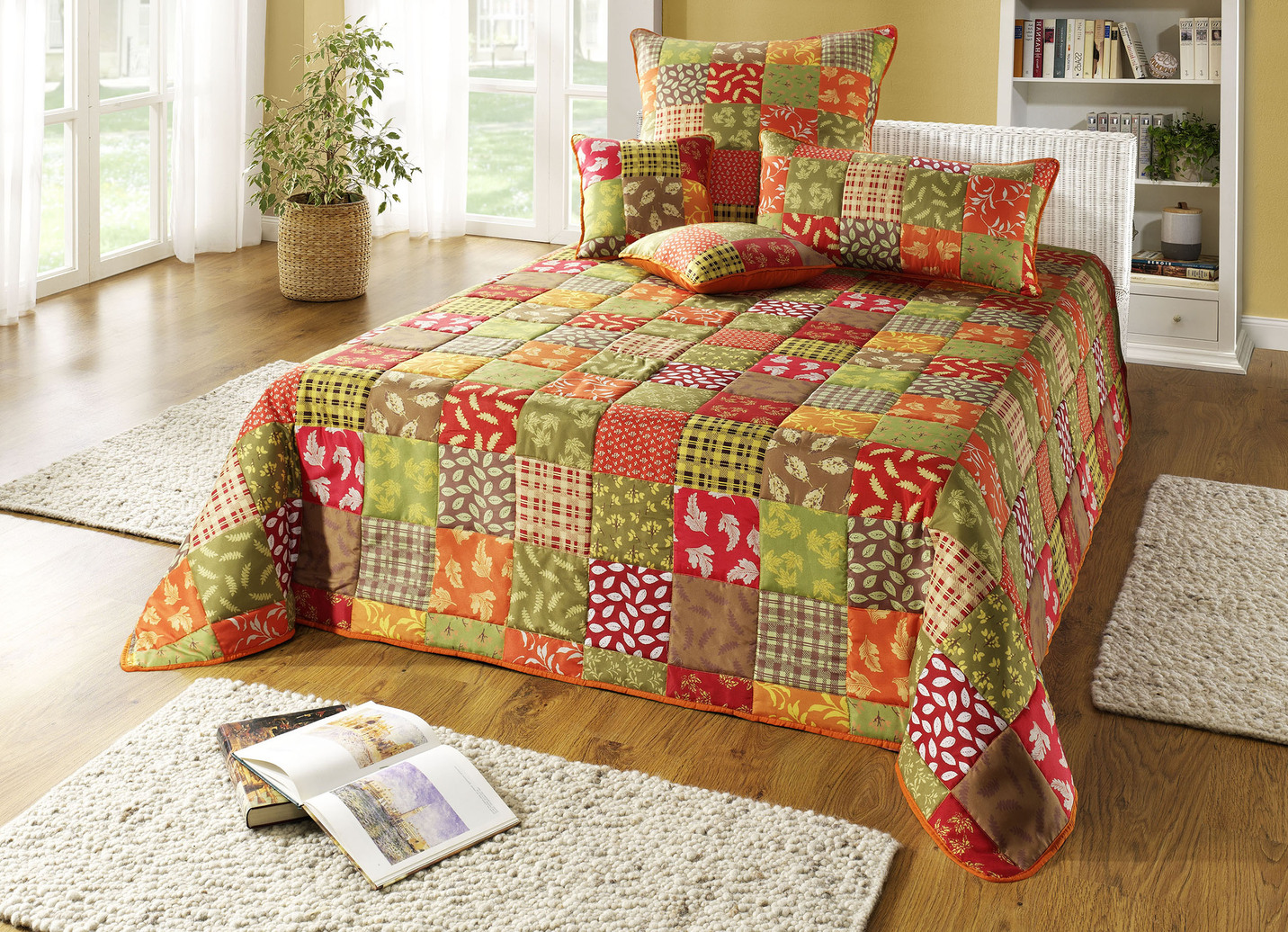 Tagesdecke und Kissenbezüge in Patchwork-Optik, Größe 914 (für Doppelbett, 280x210 cm), Orange-Grün von BADER