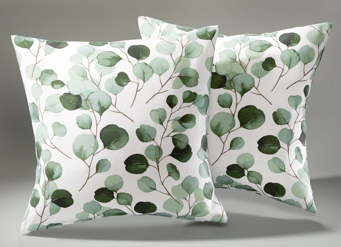 Tagesdecke und Kissenbezüge mit Blättermotiv, Größe 924 (2 Kissenbezüge, 50x 50 cm), Grün von BADER