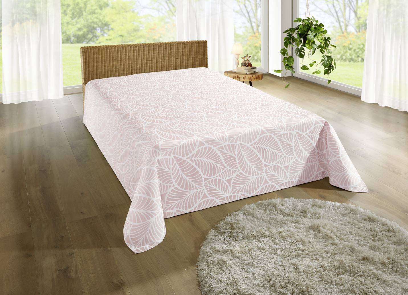 Tagesdecke und Kissenbezüge mit naturnahen Blättermotiven, Größe 915 (franz. Bett, 270x250 cm), Rosa von BADER