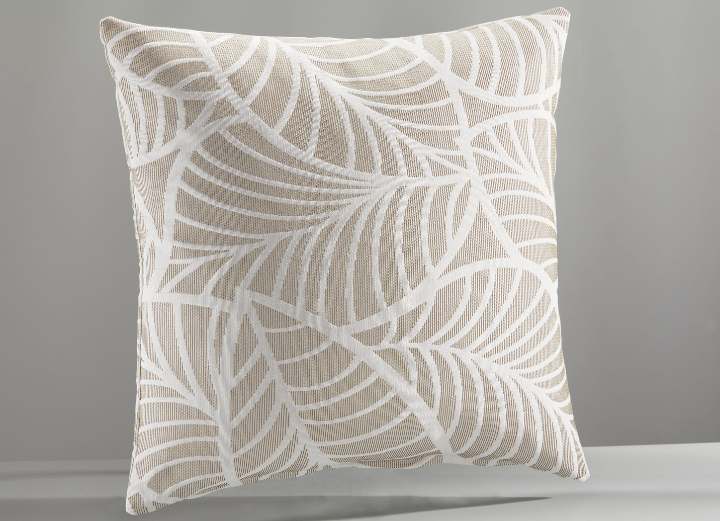 Tagesdecke und Kissenbezüge mit naturnahen Blättermotiven, Größe 920 (Kissenbezug, 40 x 40 cm), Beige von BADER