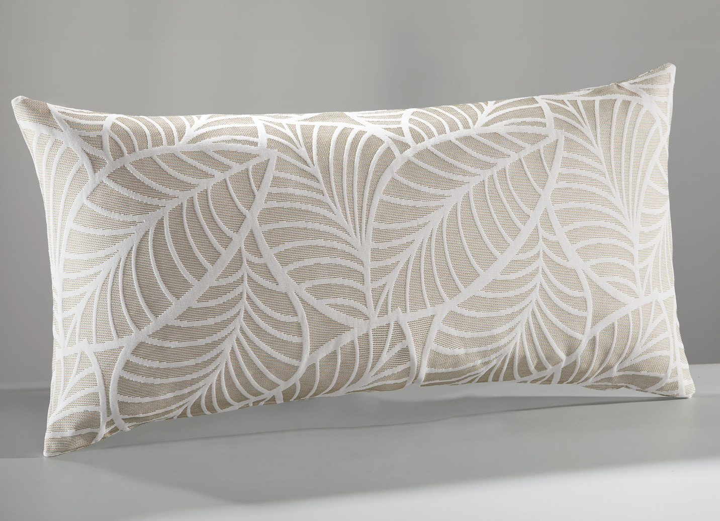 Tagesdecke und Kissenbezüge mit naturnahen Blättermotiven, Größe 924 (Kissenbezug, 40 x 80 cm), Beige von BADER