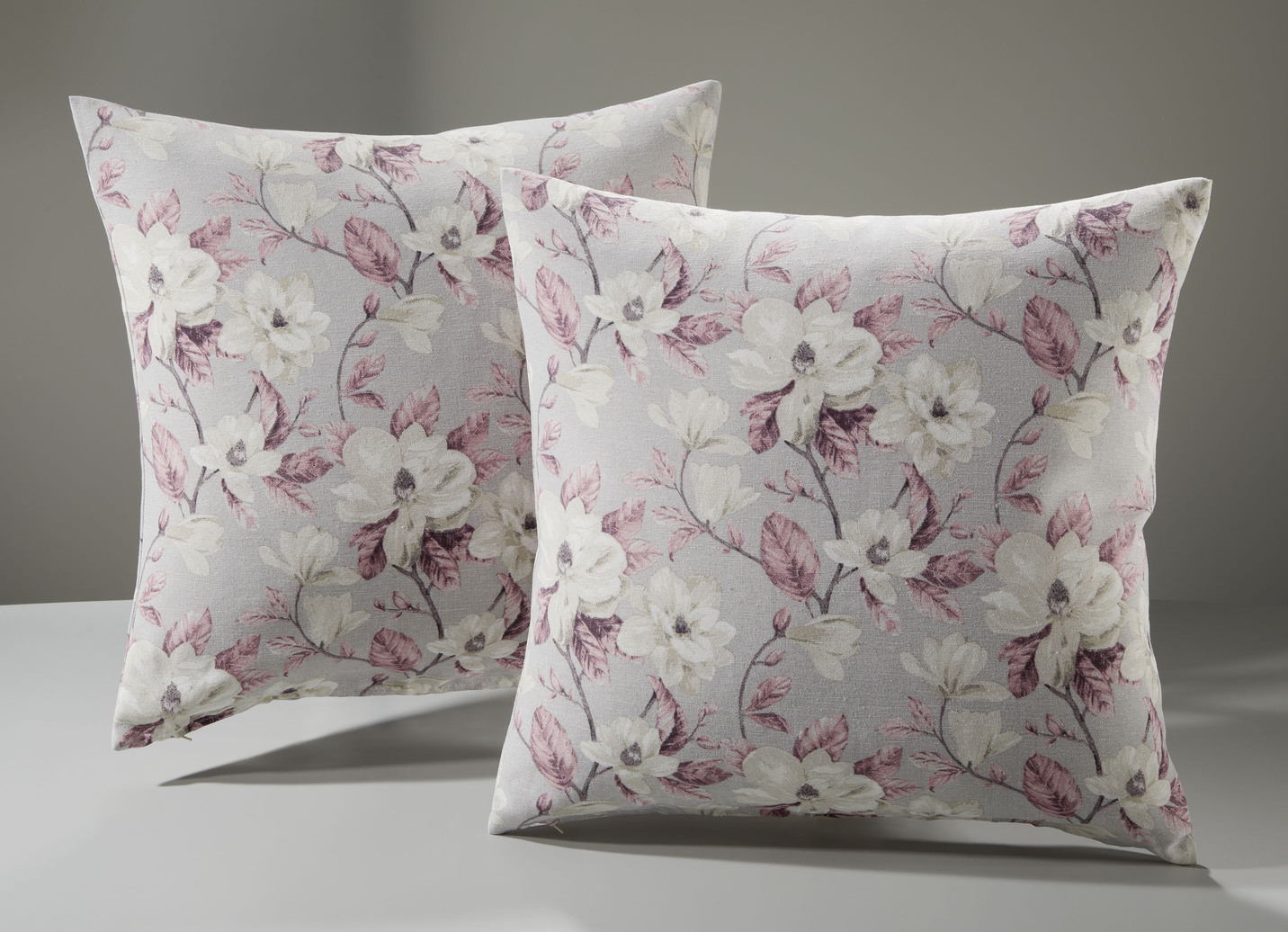 Tagesdecken mit Karosteppung und Kissenbezüge, Größe 923 (2 Kissenbezüge, 50x 50 cm), Grau von BADER