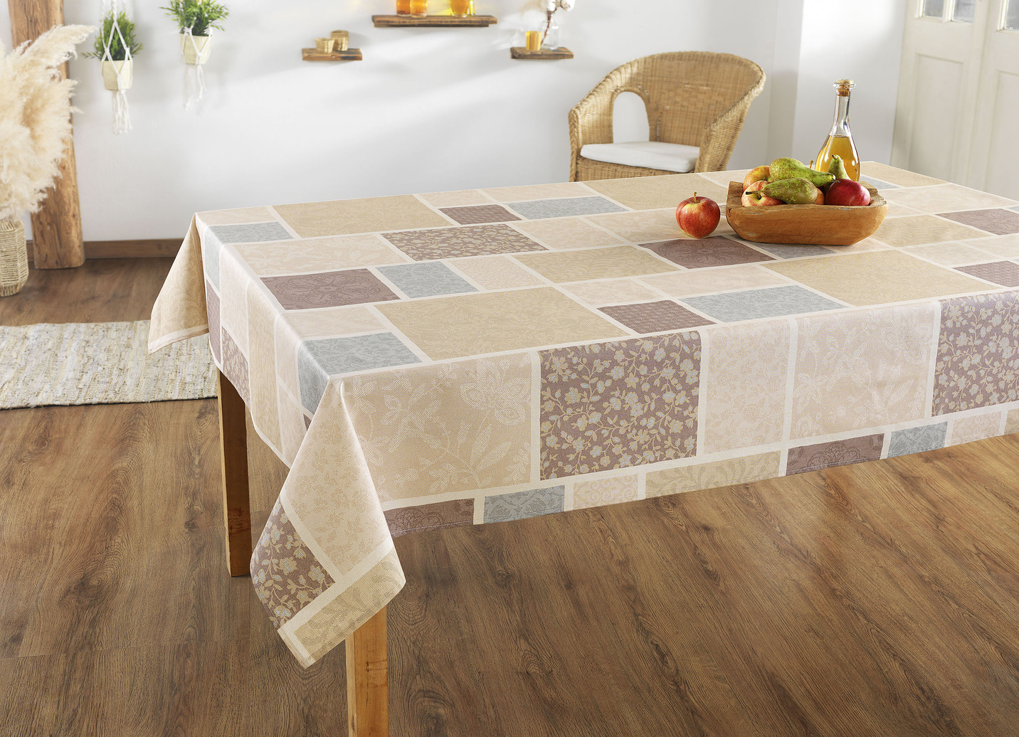 Tischdecke in Patchwork-Optik, Größe 190 (Tischdecke oval, 140/190 cm), Beige von BADER