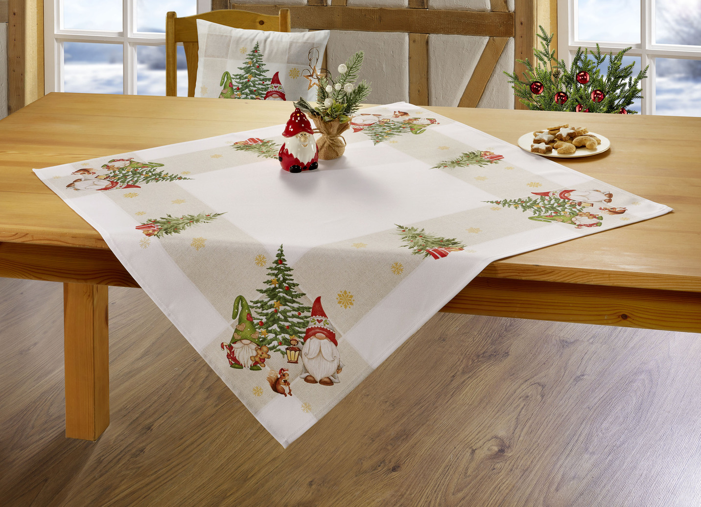 Tischdecke mit weihnachtlichem Wichtel-Dessin, Größe 190 (Tischdecke, 110x110 cm), Natur-Bunt von BADER