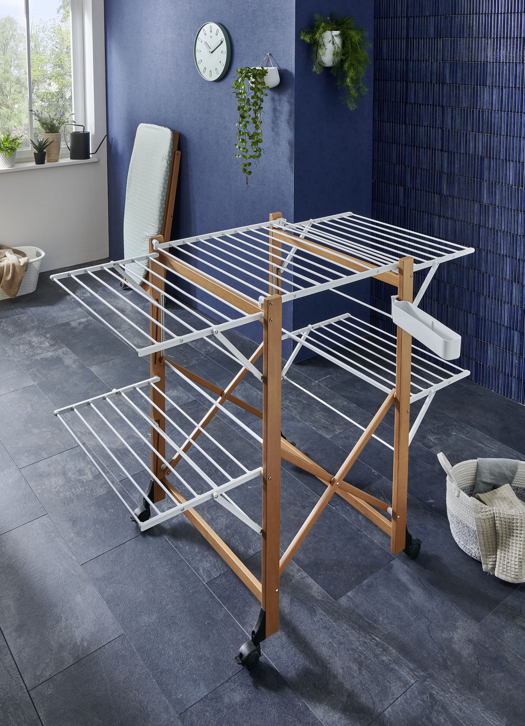 Wäscheständer aus massivem Holz, Wäscheständer gross, Kirschbaum Wäscheständer aus massivem Holz, Wäscheständer gross, Kirschbaum von BADER