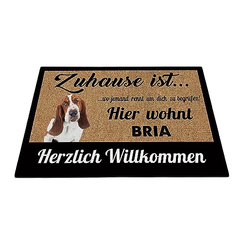 BAGEYOU Herzlich Willkommen Fußmatte Basset Hound Individueller Hundename Zuhause Ist Wo Jemand Rennt Um Dich Zu Begrüßen Hier Wohnt Fußabtreter 60 x 40 cm von BAGEYOU
