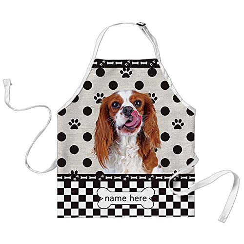 BAGEYOU Personalisierbare Schürze mit Punkten und Karomuster mit lustigem Hund, lustiger und niedlicher Cavalier King Charles Spaniel, für Herren und Damen von BAGEYOU