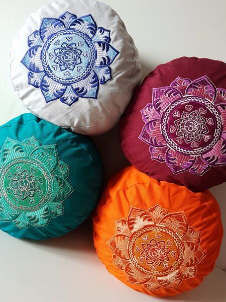 BAGHI Meditationskissen rund mit OM Mandala Bestickung BAGHI Meditationskissen rund mit OM Mandala Bestickung von BAGHI