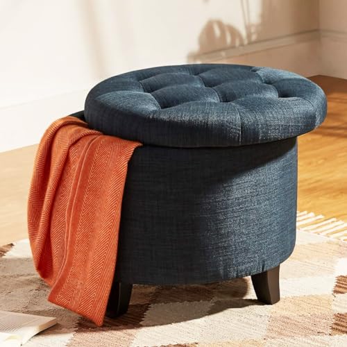 BAKAJI Pouf Aufbewahrungsbox Fußhocker aus Holz mit Innenfach, Aufbewahrungskiste mit gepolstertem Sitz, runder Hocker 51 x 51 x 43 cm, Einrichtung für Wohnzimmer, Kinderzimmer (Leinenblau) von BAKAJI