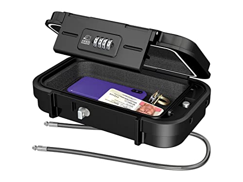 BASI | Mobiler Safe | Tragbare Sicherheitsbox mit Zahlenschloss | 4-stellige Zahlenkombination | abnehmbares Sicherungskabel | Mini-Tresor mit Drahtseil | L24 x B14 x H5,8 cm | IPX5 Wasserschutz von BASI
