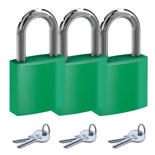 BASI | Vorhangschloss bunt im 3er Set | Farbe Grün | verschiedenschließend | 38 mm | Aluminium-Gehäuse | gehärteter Stahlbügel | sicheres Vorhängeschloss | 3 Stück von BASI