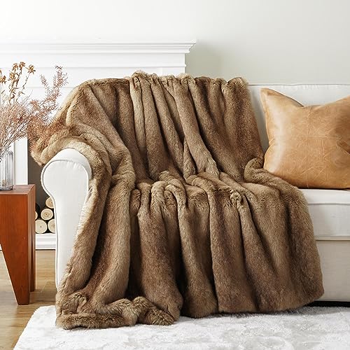 BATTILO HOME Kamelfarbene Kunstfell-Überwurfdecke, 125 x 150 cm, luxuriös, dekorativ, flauschig, warm, gemütlich, Kunstfell, Überwurf für Bett, Sofa, Couch von BATTILO HOME