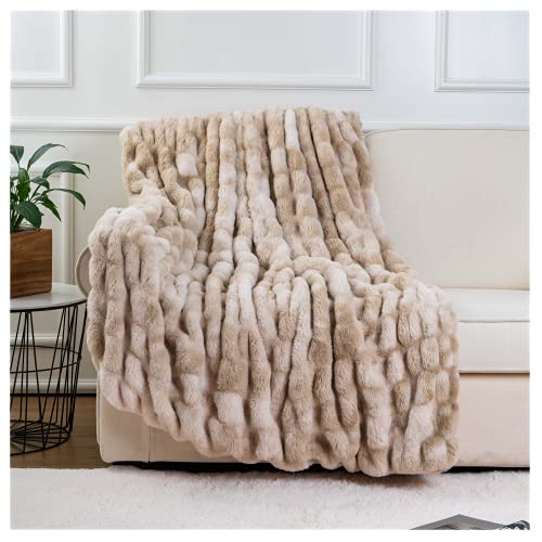 BATTILO HOME Überwurf aus Kunstfell, warm, elegant, gemütlich, dekorativ, für Bett, Sofa, 150 x 200 cm von BATTILO HOME