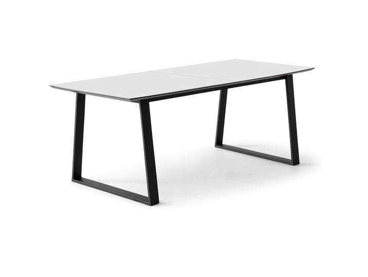 Esstisch HAMMEL FURNITURE Meza Designtisch mit Auszugsfunktion und 2 Einlegeplatten , weiß (weiß, schwarz, weiß), B:210cm H:74cm T:100cm, Tischplatte: Weiss Laminat (schwarzer Rand), Gestell: Pulverbeschichtetes schwarzes Metall, RAL9005 matt., Tische, bootsförmige Tischplatte MDF,Trapez gestell, in zwei Breiten von BAUR