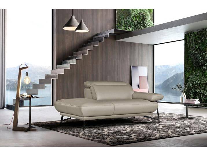 Ottomane EGOITALIANO Anais, erstklassiges Designsofa, Breite 179 cm, Fußfarbe schattengrau , grau, Sofas, B/H/T: 179cm x 74cm x 106cm, Leder CAREZZA, Armlehne rechts, LEDER -Artikel BULL u2013 Kat. B: Der Artikel BULL ist ein geschliffenes, pigmentiertes und behandeltes Rindsleder mit einer Dicke von 1, 3-1, 5 mm. Dieses Leder zeigt eine ziemlich weiche Hand mit einem halb undurchsichtigen Aussehen. Es handelt sich um ein geschütztes Leder. Eine leichte Deckschicht schützt sie vor Flecken, ohne ihre ursprünglichen Eigenschaften zu verändern. Die geschützten Leder kombinieren die Vorteile von Natürlichkeit und Weichheit mit einer guten Beständigkeit gegen Verschleiß und Ausbleichen. Das Vorhandensein der charakteristischen Zeichen, die das Leben des Tieres bestimmen, wie Narben, Körnungsunterschiede, Falten, Adern, Disharmonien in Farbtönen, beweisen ihre absolute Echtheit und großen Wert. -Artikel CAREZZA - Kat. C: Der Artikel CAREZZA ist ein halbnarbiges Naturleder mit einer Dicke von 1, 2-1, 4 mm. Es hat eine weiche und wachsartige Hand mit halb undurchsichtigem Aussehen. CAREZZA ist ein Naturleder, das die ursprünglichen Eigenschaften der Mäntel nicht verändert. Das Vorhandensein von verheilten Narben, Körnungsunterschiede, Falten, Adern, Unterschiede in den Farbtönen und andere Spuren, die die Natur auf diesen Fellen hinterlassen hat, sind ein Beweis für die absolute Echtheit und das Zeugnis ihres großen Wertes. -Artikel NUVOLE - Kat. C: Bei dem Artikel NUVOLE handelt es sich um ein halbnatürliches, halbnarbiges Rindsleder mit einer natürlichen Körnung von 1, 2 bis 1, 4 mm. NUVOLE hat eine weiche, wachsartige Hand mit mattem Aussehen und einem Wolkeneffekt. Es geht um ein Naturleder, das die ursprünglichen Eigenschaften der Lederhäute nicht verändert. Das Vorhandensein von verheilten Narben, Körnungsunterschiede, Falten, Adern, Unterschiede in den Farbtönen und andere Spuren, die die Natur auf diesen Fellen hinterlassen hat, sind ein Beweis für die absolute Echtheit und das Zeugnis ihres großen Wertes. -Artikel BACIO - Kat. C: Der Artikel BACIO ist ein halbnarbiges Naturleder mit einer Dicke von 1, 6-1, 8 mm. BACIO hat eine weiche und wachsartige Hand mit halb undurchsichtigem Aussehen. Es handelt sich um ein Naturleder, das die ursprünglichen Eigenschaften der Lederhäute nicht verändert. Das Vorhandensein von verheilten Narben, Körnungsunterschiede, Falten, Adern, Unterschiede in den Farbtönen und andere Spuren, die die Natur auf diesen Fellen hinterlassen hat, sind ein Beweis für die absolute Echtheit und das Zeugnis ihres großen Wertes. MIKROFASER -CASHMERE CASHMERE ist ein neues technisches Gewebe mit einem visuellen und taktilen Aspekt, der dem Nubuk sehr nahe kommt, mit innovativen Eigenschaften. Seine außerordentliche Weichheit kommt von einem exklusiven Produktionsprozess, der Unreinheiten und Unregelmäßigkeiten beseitigt. Das Ergebnis ist eine bemerkenswert samtige Faser, die durch das Vorhandensein von Körnern verstärkt wird. Von der einfarbigen Eleganz der warmen Farben und der Vielfalt an trendigen Farben, die es zu seiner eigenen Stärke und Persönlichkeit machen. 100% Polyester., Kopfteil verstellbar, Luxus-Microfaser, cedar wood, B:179cm H:74cm T:106cm Ottomane EGOITALIANO Anais, erstklassiges Designsofa, Breite 179 cm, Fußfarbe schattengrau , grau, Sofas, B/H/T: 179cm x 74cm x 106cm, Leder CAREZZA, Armlehne rechts, LEDER -Artikel BULL u2013 Kat. B: Der Artikel BULL ist ein geschliffenes, pigmentiertes und behandeltes Rindsleder mit einer Dicke von 1, 3-1, 5 mm. Dieses Leder zeigt eine ziemlich weiche Hand mit einem halb undurchsichtigen Aussehen. Es handelt sich um ein geschütztes Leder. Eine leichte Deckschicht schützt sie vor Flecken, ohne ihre ursprünglichen Eigenschaften zu verändern. Die geschützten Leder kombinieren die Vorteile von Natürlichkeit und Weichheit mit einer guten Beständigkeit gegen Verschleiß und Ausbleichen. Das Vorhandensein der charakteristischen Zeichen, die das Leben des Tieres bestimmen, wie Narben, Körnungsunterschiede, Falten, Adern, Disharmonien in Farbtönen, beweisen ihre absolute Echtheit und großen Wert. -Artikel CAREZZA - Kat. C: Der Artikel CAREZZA ist ein halbnarbiges Naturleder mit einer Dicke von 1, 2-1, 4 mm. Es hat eine weiche und wachsartige Hand mit halb undurchsichtigem Aussehen. CAREZZA ist ein Naturleder, das die ursprünglichen Eigenschaften der Mäntel nicht verändert. Das Vorhandensein von verheilten Narben, Körnungsunterschiede, Falten, Adern, Unterschiede in den Farbtönen und andere Spuren, die die Natur auf diesen Fellen hinterlassen hat, sind ein Beweis für die absolute Echtheit und das Zeugnis ihres großen Wertes. -Artikel NUVOLE - Kat. C: Bei dem Artikel NUVOLE handelt es sich um ein halbnatürliches, halbnarbiges Rindsleder mit einer natürlichen Körnung von 1, 2 bis 1, 4 mm. NUVOLE hat eine weiche, wachsartige Hand mit mattem Aussehen und einem Wolkeneffekt. Es geht um ein Naturleder, das die ursprünglichen Eigenschaften der Lederhäute nicht verändert. Das Vorhandensein von verheilten Narben, Körnungsunterschiede, Falten, Adern, Unterschiede in den Farbtönen und andere Spuren, die die Natur auf diesen Fellen hinterlassen hat, sind ein Beweis für die absolute Echtheit und das Zeugnis ihres großen Wertes. -Artikel BACIO - Kat. C: Der Artikel BACIO ist ein halbnarbiges Naturleder mit einer Dicke von 1, 6-1, 8 mm. BACIO hat eine weiche und wachsartige Hand mit halb undurchsichtigem Aussehen. Es handelt sich um ein Naturleder, das die ursprünglichen Eigenschaften der Lederhäute nicht verändert. Das Vorhandensein von verheilten Narben, Körnungsunterschiede, Falten, Adern, Unterschiede in den Farbtönen und andere Spuren, die die Natur auf diesen Fellen hinterlassen hat, sind ein Beweis für die absolute Echtheit und das Zeugnis ihres großen Wertes. MIKROFASER -CASHMERE CASHMERE ist ein neues technisches Gewebe mit einem visuellen und taktilen Aspekt, der dem Nubuk sehr nahe kommt, mit innovativen Eigenschaften. Seine außerordentliche Weichheit kommt von einem exklusiven Produktionsprozess, der Unreinheiten und Unregelmäßigkeiten beseitigt. Das Ergebnis ist eine bemerkenswert samtige Faser, die durch das Vorhandensein von Körnern verstärkt wird. Von der einfarbigen Eleganz der warmen Farben und der Vielfalt an trendigen Farben, die es zu seiner eigenen Stärke und Persönlichkeit machen. 100% Polyester., Kopfteil verstellbar, Luxus-Microfaser, cedar wood, B:179cm H:74cm T:106cm von BAUR