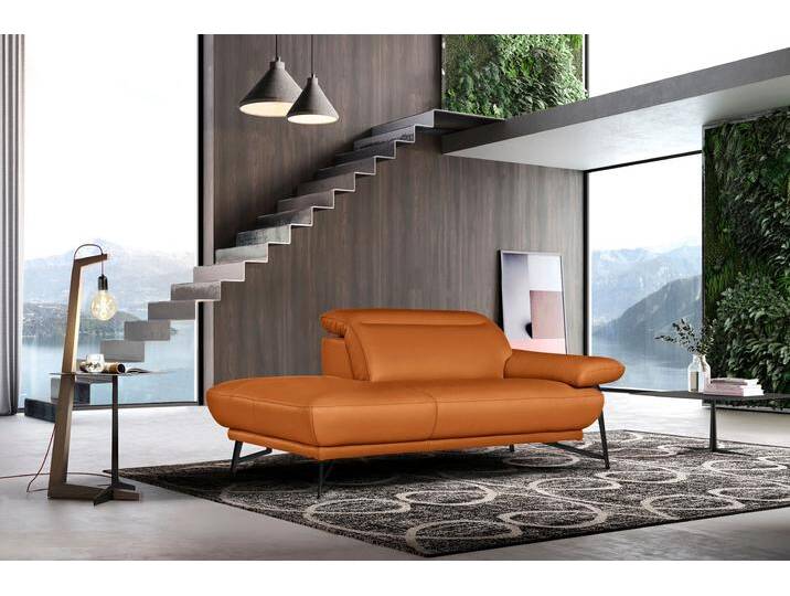 Ottomane EGOITALIANO Anais, erstklassiges Designsofa, Breite 179 cm, Fußfarbe schattengrau , orange, Sofas, B/H/T: 179cm x 74cm x 106cm, Leder BULL, Armlehne rechts, LEDER -Artikel BULL u2013 Kat. B: Der Artikel BULL ist ein geschliffenes, pigmentiertes und behandeltes Rindsleder mit einer Dicke von 1, 3-1, 5 mm. Dieses Leder zeigt eine ziemlich weiche Hand mit einem halb undurchsichtigen Aussehen. Es handelt sich um ein geschütztes Leder. Eine leichte Deckschicht schützt sie vor Flecken, ohne ihre ursprünglichen Eigenschaften zu verändern. Die geschützten Leder kombinieren die Vorteile von Natürlichkeit und Weichheit mit einer guten Beständigkeit gegen Verschleiß und Ausbleichen. Das Vorhandensein der charakteristischen Zeichen, die das Leben des Tieres bestimmen, wie Narben, Körnungsunterschiede, Falten, Adern, Disharmonien in Farbtönen, beweisen ihre absolute Echtheit und großen Wert. -Artikel CAREZZA - Kat. C: Der Artikel CAREZZA ist ein halbnarbiges Naturleder mit einer Dicke von 1, 2-1, 4 mm. Es hat eine weiche und wachsartige Hand mit halb undurchsichtigem Aussehen. CAREZZA ist ein Naturleder, das die ursprünglichen Eigenschaften der Mäntel nicht verändert. Das Vorhandensein von verheilten Narben, Körnungsunterschiede, Falten, Adern, Unterschiede in den Farbtönen und andere Spuren, die die Natur auf diesen Fellen hinterlassen hat, sind ein Beweis für die absolute Echtheit und das Zeugnis ihres großen Wertes. -Artikel NUVOLE - Kat. C: Bei dem Artikel NUVOLE handelt es sich um ein halbnatürliches, halbnarbiges Rindsleder mit einer natürlichen Körnung von 1, 2 bis 1, 4 mm. NUVOLE hat eine weiche, wachsartige Hand mit mattem Aussehen und einem Wolkeneffekt. Es geht um ein Naturleder, das die ursprünglichen Eigenschaften der Lederhäute nicht verändert. Das Vorhandensein von verheilten Narben, Körnungsunterschiede, Falten, Adern, Unterschiede in den Farbtönen und andere Spuren, die die Natur auf diesen Fellen hinterlassen hat, sind ein Beweis für die absolute Echtheit und das Zeugnis ihres großen Wertes. -Artikel BACIO - Kat. C: Der Artikel BACIO ist ein halbnarbiges Naturleder mit einer Dicke von 1, 6-1, 8 mm. BACIO hat eine weiche und wachsartige Hand mit halb undurchsichtigem Aussehen. Es handelt sich um ein Naturleder, das die ursprünglichen Eigenschaften der Lederhäute nicht verändert. Das Vorhandensein von verheilten Narben, Körnungsunterschiede, Falten, Adern, Unterschiede in den Farbtönen und andere Spuren, die die Natur auf diesen Fellen hinterlassen hat, sind ein Beweis für die absolute Echtheit und das Zeugnis ihres großen Wertes. MIKROFASER -CASHMERE CASHMERE ist ein neues technisches Gewebe mit einem visuellen und taktilen Aspekt, der dem Nubuk sehr nahe kommt, mit innovativen Eigenschaften. Seine außerordentliche Weichheit kommt von einem exklusiven Produktionsprozess, der Unreinheiten und Unregelmäßigkeiten beseitigt. Das Ergebnis ist eine bemerkenswert samtige Faser, die durch das Vorhandensein von Körnern verstärkt wird. Von der einfarbigen Eleganz der warmen Farben und der Vielfalt an trendigen Farben, die es zu seiner eigenen Stärke und Persönlichkeit machen. 100% Polyester., Kopfteil verstellbar, Luxus-Microfaser, cedar wood, B:179cm H:74cm T:106cm Ottomane EGOITALIANO Anais, erstklassiges Designsofa, Breite 179 cm, Fußfarbe schattengrau , orange, Sofas, B/H/T: 179cm x 74cm x 106cm, Leder BULL, Armlehne rechts, LEDER -Artikel BULL u2013 Kat. B: Der Artikel BULL ist ein geschliffenes, pigmentiertes und behandeltes Rindsleder mit einer Dicke von 1, 3-1, 5 mm. Dieses Leder zeigt eine ziemlich weiche Hand mit einem halb undurchsichtigen Aussehen. Es handelt sich um ein geschütztes Leder. Eine leichte Deckschicht schützt sie vor Flecken, ohne ihre ursprünglichen Eigenschaften zu verändern. Die geschützten Leder kombinieren die Vorteile von Natürlichkeit und Weichheit mit einer guten Beständigkeit gegen Verschleiß und Ausbleichen. Das Vorhandensein der charakteristischen Zeichen, die das Leben des Tieres bestimmen, wie Narben, Körnungsunterschiede, Falten, Adern, Disharmonien in Farbtönen, beweisen ihre absolute Echtheit und großen Wert. -Artikel CAREZZA - Kat. C: Der Artikel CAREZZA ist ein halbnarbiges Naturleder mit einer Dicke von 1, 2-1, 4 mm. Es hat eine weiche und wachsartige Hand mit halb undurchsichtigem Aussehen. CAREZZA ist ein Naturleder, das die ursprünglichen Eigenschaften der Mäntel nicht verändert. Das Vorhandensein von verheilten Narben, Körnungsunterschiede, Falten, Adern, Unterschiede in den Farbtönen und andere Spuren, die die Natur auf diesen Fellen hinterlassen hat, sind ein Beweis für die absolute Echtheit und das Zeugnis ihres großen Wertes. -Artikel NUVOLE - Kat. C: Bei dem Artikel NUVOLE handelt es sich um ein halbnatürliches, halbnarbiges Rindsleder mit einer natürlichen Körnung von 1, 2 bis 1, 4 mm. NUVOLE hat eine weiche, wachsartige Hand mit mattem Aussehen und einem Wolkeneffekt. Es geht um ein Naturleder, das die ursprünglichen Eigenschaften der Lederhäute nicht verändert. Das Vorhandensein von verheilten Narben, Körnungsunterschiede, Falten, Adern, Unterschiede in den Farbtönen und andere Spuren, die die Natur auf diesen Fellen hinterlassen hat, sind ein Beweis für die absolute Echtheit und das Zeugnis ihres großen Wertes. -Artikel BACIO - Kat. C: Der Artikel BACIO ist ein halbnarbiges Naturleder mit einer Dicke von 1, 6-1, 8 mm. BACIO hat eine weiche und wachsartige Hand mit halb undurchsichtigem Aussehen. Es handelt sich um ein Naturleder, das die ursprünglichen Eigenschaften der Lederhäute nicht verändert. Das Vorhandensein von verheilten Narben, Körnungsunterschiede, Falten, Adern, Unterschiede in den Farbtönen und andere Spuren, die die Natur auf diesen Fellen hinterlassen hat, sind ein Beweis für die absolute Echtheit und das Zeugnis ihres großen Wertes. MIKROFASER -CASHMERE CASHMERE ist ein neues technisches Gewebe mit einem visuellen und taktilen Aspekt, der dem Nubuk sehr nahe kommt, mit innovativen Eigenschaften. Seine außerordentliche Weichheit kommt von einem exklusiven Produktionsprozess, der Unreinheiten und Unregelmäßigkeiten beseitigt. Das Ergebnis ist eine bemerkenswert samtige Faser, die durch das Vorhandensein von Körnern verstärkt wird. Von der einfarbigen Eleganz der warmen Farben und der Vielfalt an trendigen Farben, die es zu seiner eigenen Stärke und Persönlichkeit machen. 100% Polyester., Kopfteil verstellbar, Luxus-Microfaser, cedar wood, B:179cm H:74cm T:106cm von BAUR