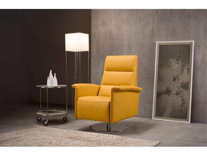 Sessel EGOITALIANO Kelly Designsessel , gelb, B:83cm H:105cm T:92cm, Leder u00bbBULLu00ab (echtes Rindsleder). Geschliffenes, pigmentiertes und behandeltes Rindsleder mit einer Dicke von 1, 3-1, 5 mm. Dieses Leder zeigt eine ziemlich weiche Hand mit einem halb undurchsichtigen Aussehen. Es handelt sich um ein geschütztes Leder. Eine leichte Deckschicht schützt sie vor Flecken, ohne ihre ursprünglichen Eigenschaften zu verändern. Die geschützten Leder kombinieren die Vorteile von Natürlichkeit und Weichheit mit einer guten Beständigkeit gegen Verschleiß und Ausbleichen. Das Vorhandensein der charakteristischen Zeichen, die das Leben des Tieres bestimmen, wie Narben, Körnungsunterschiede, Falten, Adern, Disharmonien in Farbtönen, beweisen ihre absolute Echtheit und großen Wert., Sessel, Einzelsessel Relaxsessel, drehbar, manuelle Relaxfunktion mit Push-Back-Mechanismus von BAUR