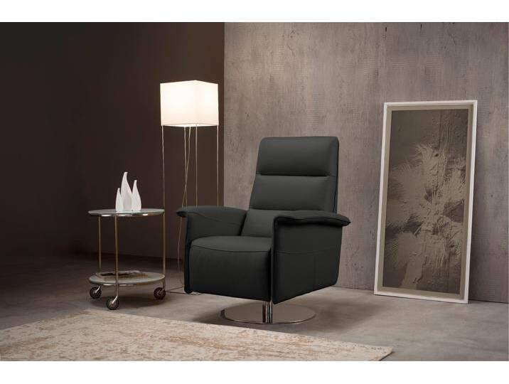 Sessel EGOITALIANO Kelly Designsessel , schwarz, B:83cm H:105cm T:92cm, Leder u00bbBULLu00ab (echtes Rindsleder). Geschliffenes, pigmentiertes und behandeltes Rindsleder mit einer Dicke von 1, 3-1, 5 mm. Dieses Leder zeigt eine ziemlich weiche Hand mit einem halb undurchsichtigen Aussehen. Es handelt sich um ein geschütztes Leder. Eine leichte Deckschicht schützt sie vor Flecken, ohne ihre ursprünglichen Eigenschaften zu verändern. Die geschützten Leder kombinieren die Vorteile von Natürlichkeit und Weichheit mit einer guten Beständigkeit gegen Verschleiß und Ausbleichen. Das Vorhandensein der charakteristischen Zeichen, die das Leben des Tieres bestimmen, wie Narben, Körnungsunterschiede, Falten, Adern, Disharmonien in Farbtönen, beweisen ihre absolute Echtheit und großen Wert., Sessel, Einzelsessel Relaxsessel, drehbar, manuelle Relaxfunktion mit Push-Back-Mechanismus von BAUR