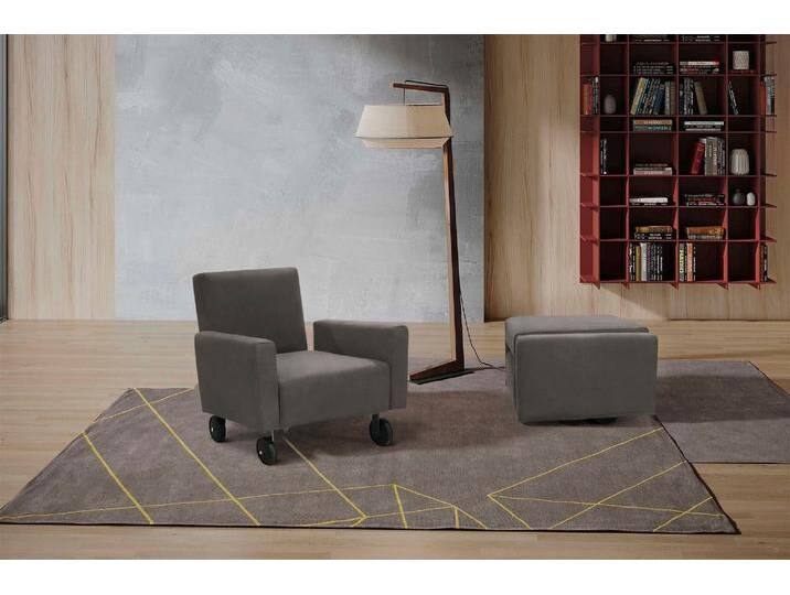 Sessel EGOITALIANO QQ, Funktionssessel zum Hocker zusammenklappbar , grau (smoke), B:68cm H:71cm T:81cm, Luxus-Micofaser Lederoptik (100% Polyester) ist ein neues technisches Gewebe mit einem visuellen und taktilen Aspekt, der dem Nubuk sehr nahe kommt, mit innovativen Eigenschaften. Seine außerordentliche Weichheit kommt von einem exklusiven Produktionsprozess, der Unreinheiten und Unregelmäßigkeiten beseitigt. Das Ergebnis ist eine bemerkenswert samtige Faser, die durch das Vorhandensein von Körnern verstärkt wird. Von der einfarbigen Eleganz der warmen Farben und der Vielfalt an trendigen Farben, die es zu seiner eigenen Stärke und Persönlichkeit machen., Sessel, Einzelsessel, inkl. Rollen, in vielen Farbe und hochwertigem Microfaserbezug von BAUR