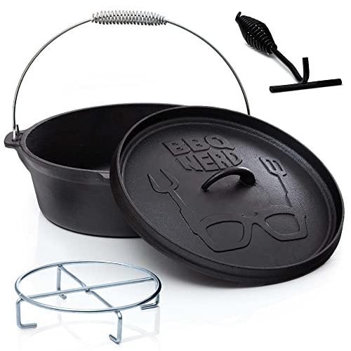 BBQ-Nerd© Dutch Oven "Starter" 5,5L mit Ständer| bereits eingebrannt - preseasoned | Gusseisen Feuertopf, Bräter mit Deckel inkl. Deckelheber | Feuerfester Grill & Camping Kochtopf, Grilltopf von BBQ Nerd