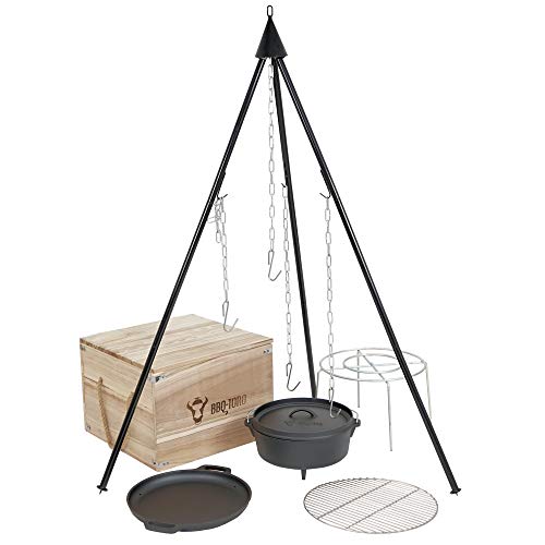 BBQ-Toro 6-teiliges Dutch Oven Kit in Holzkiste | Gusseisen, bereits eingebrannt - preseasoned | Set aus Topf, Pfanne, Grillrost und Dreibein | Für Camping, Outdoor, Garten und Terrasse von BBQ-Toro