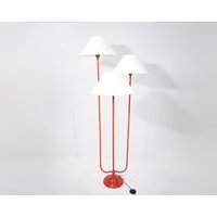 Umarme Eleganz Mit Einem Roten Einzigartigen Stehlampe Design Umarme Eleganz Mit Einem Roten Einzigartigen Stehlampe Design von BEAUTYARTLIGHTS