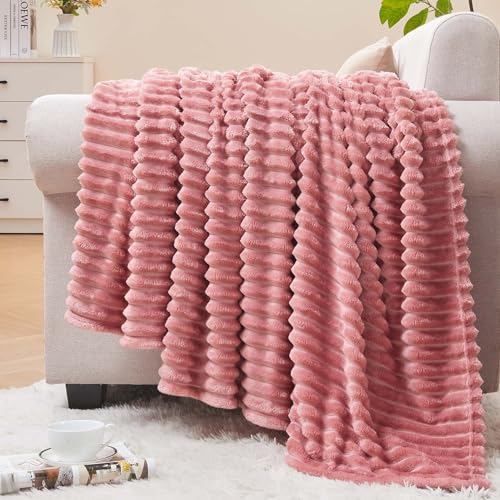 BEDELITE Fleece-Überwurfdecke für Couch, 3D-Gerippter Jacquard, weich und warm, dekorative Decke, gemütlich, flauschig, leicht, Plüsch-Überwurfdecken für Bett, Sofa (Graurosa, 127 x 152,4 cm) von BEDELITE