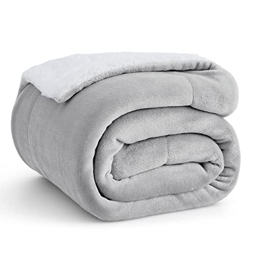 BEDSURE Kuscheldecke - Warm Sherpa Wolldecke & Sofadecke, Flauschig Sofaüberwurf Decke, Dicke Couchdecke, Fleecedecke, Flauschige Wohndecke für Couch, Hellgrau, 150x200 cm, XL von BEDSURE