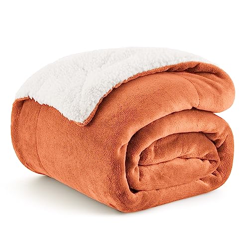 BEDSURE Kuscheldecke - Warm Sherpa Wolldecke & Sofadecke, Flauschig Sofaüberwurf Decke, Dicke Couchdecke, Fleecedecke, Flauschige Wohndecke für Couch, Orange, 150x200 cm, XL von BEDSURE