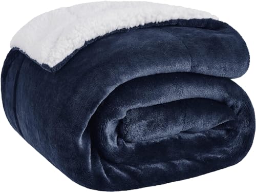 BEDSURE Kuscheldecke - Warm Sherpa Wolldecke & Sofadecke, Flauschig Sofaüberwurf Decke, Dicke Couchdecke, Fleecedecke, Flauschige Wohndecke für Couch, Marine Blau, 150x200 cm, XL von BEDSURE