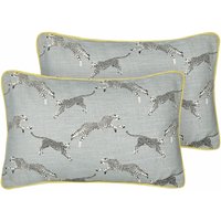 Dekokissen 2er Set Grau aus Baumwolle 30 x 50 cm Rechteckig Gerpardenmuster Tiermotiv für Bett Sofa Couch Kinderzimmer Schlafzimmer Wohnzimmer - Weiß von BELIANI