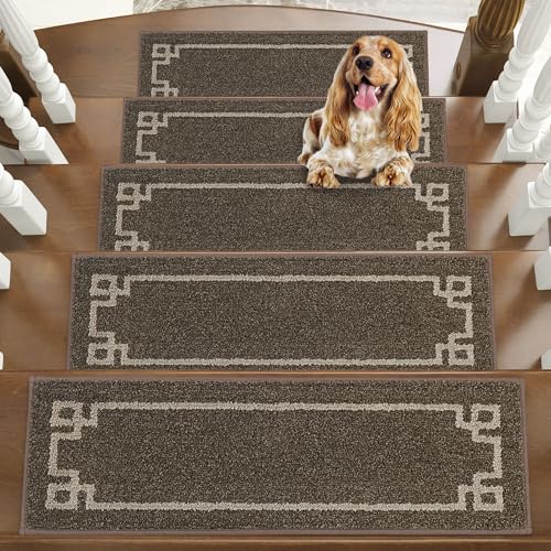 BEQHAUSE Treppenstufen Matten, 4 Stück Treppenstufenmatten, Stufenmatten Selbstklebend für Kinder, Älteste und Haustiere, 100% Polyester TPE - Rücken, 22x70cm, Braun von BEQHAUSE