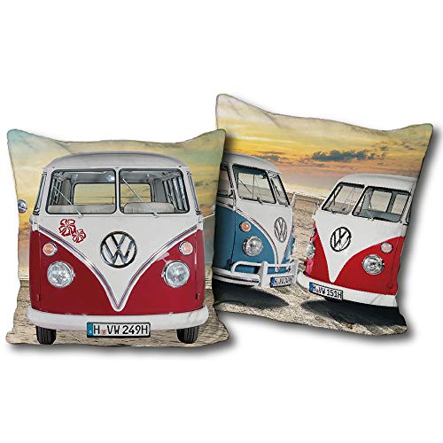 VW Volkswagen Kuschel-Kissen Bulli T1 rot blau 40 cm x 40 cm VW Bus Campervan Schmusekissen Kuschelkissen Deko-Kissen Zierkissen Auto-Kissen Reise-Kissen Kopfkissen Polster Retro zur Bettwäsche 085 von BERONAGE